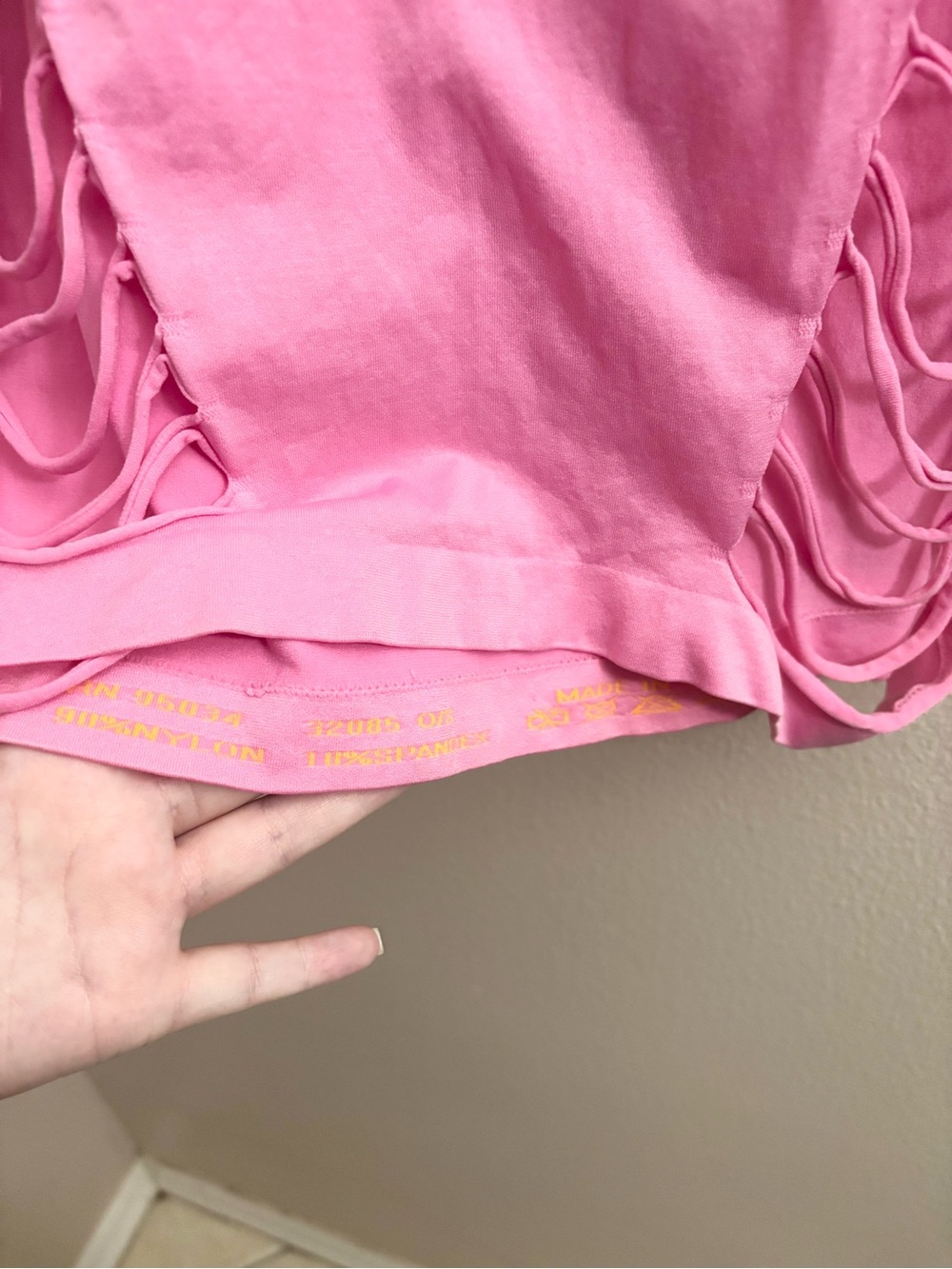 5/$15 🩷 MUST BUNDLE GLITTER Pink Cutout Tank Top - Picture 3 of 6